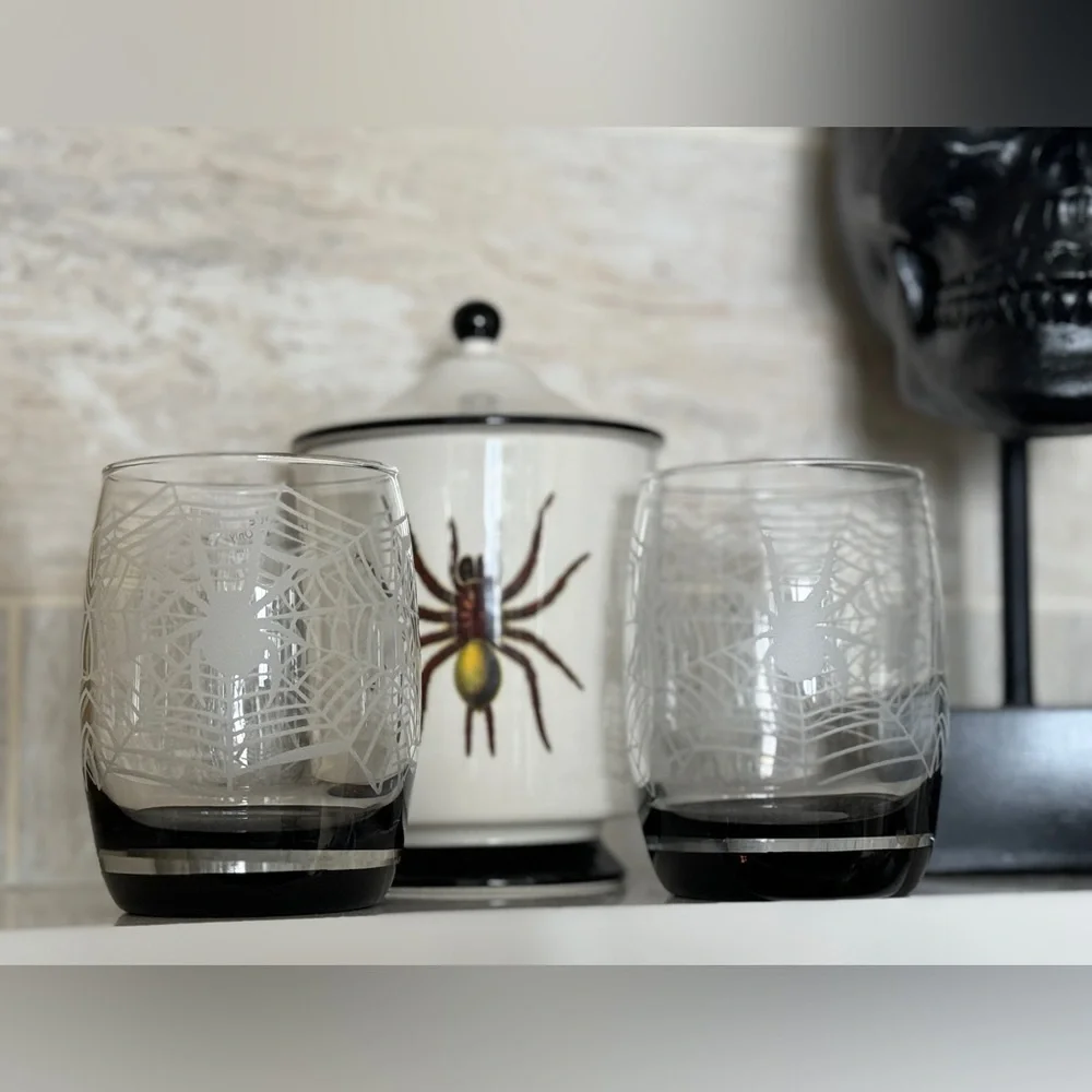 Set of 2 spider Old Fashioned etched glasses